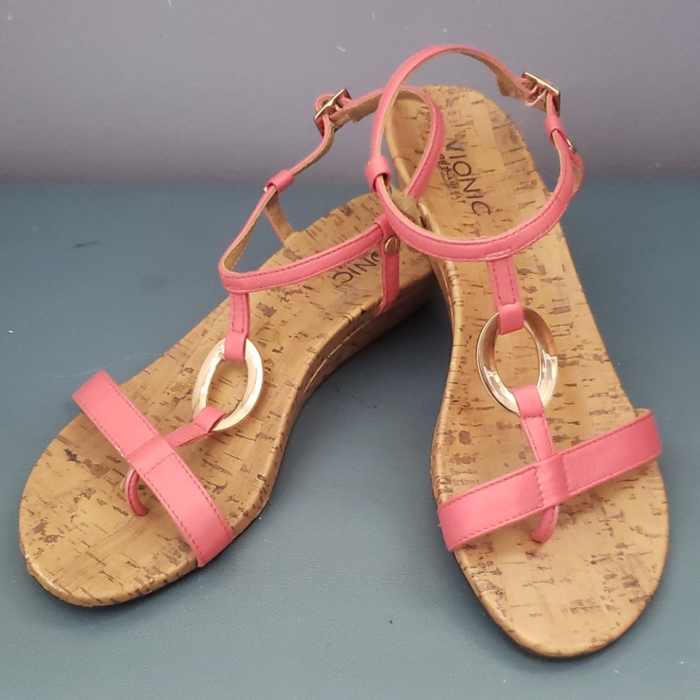 Vionic sandals with orthoheel peach 9.5